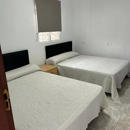 Apartment Planta Baja Con Gran Terraza De 2 A 4 *