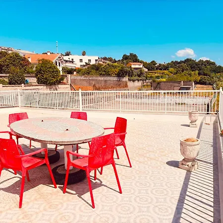 Lejlighed Planta Baja Con Gran Terraza De 2 A 4 *
