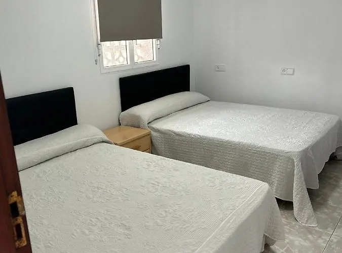 Apartment Planta Baja Con Gran Terraza De 2 A 4 *