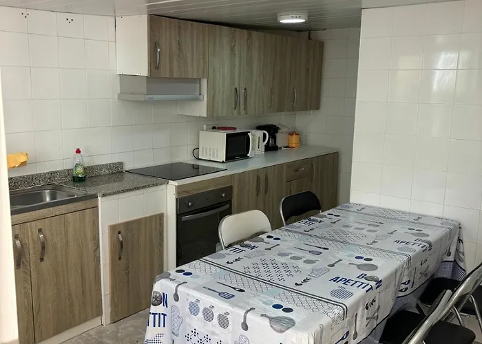 Planta Baja Con Gran Terraza De 2 A 4 Apartment *